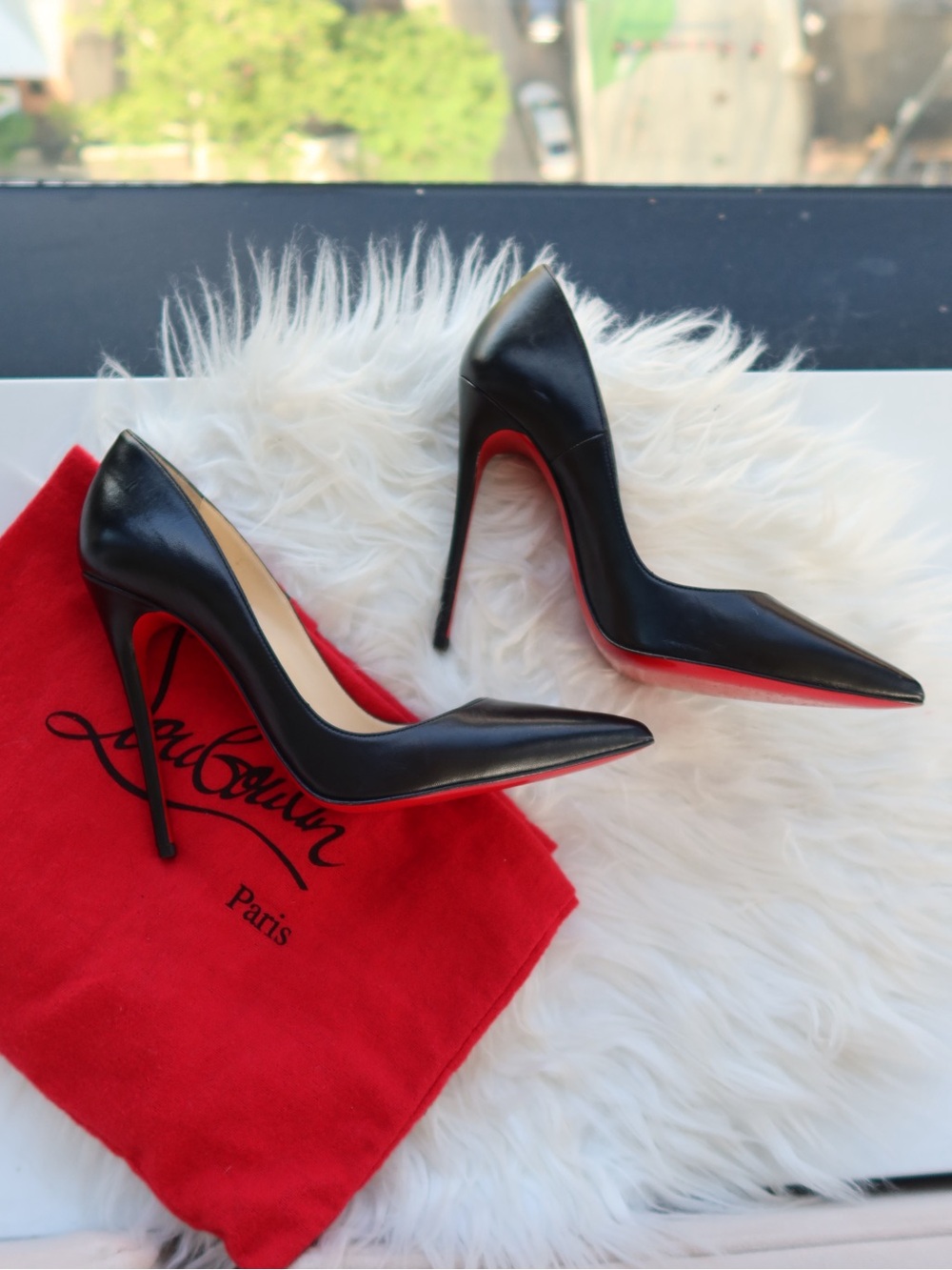 Christian Louboutin So Kate Black Leather Pumps EU 37 Red Sole Heels